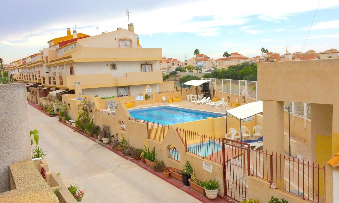 Használt Ingatlanok - Sorház -
Playa Flamenca - Costa Blanca