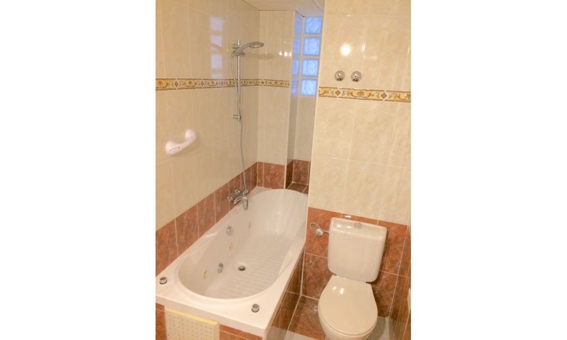 Használt Ingatlanok - Sorház -
Playa Flamenca - Costa Blanca