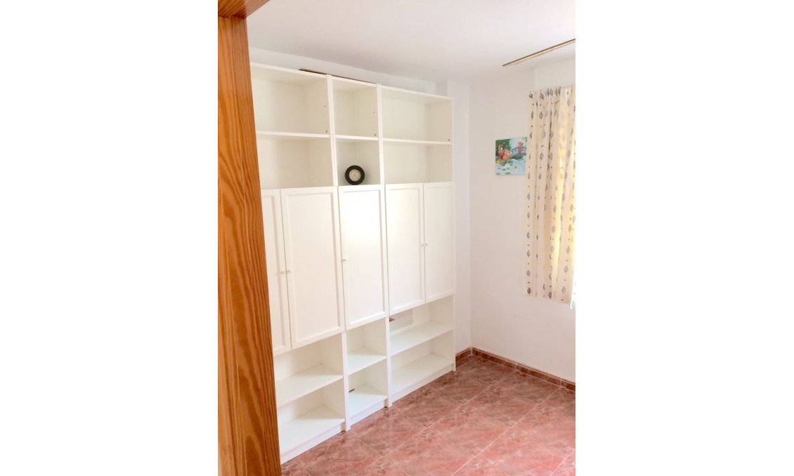 Használt Ingatlanok - Sorház -
Playa Flamenca - Costa Blanca