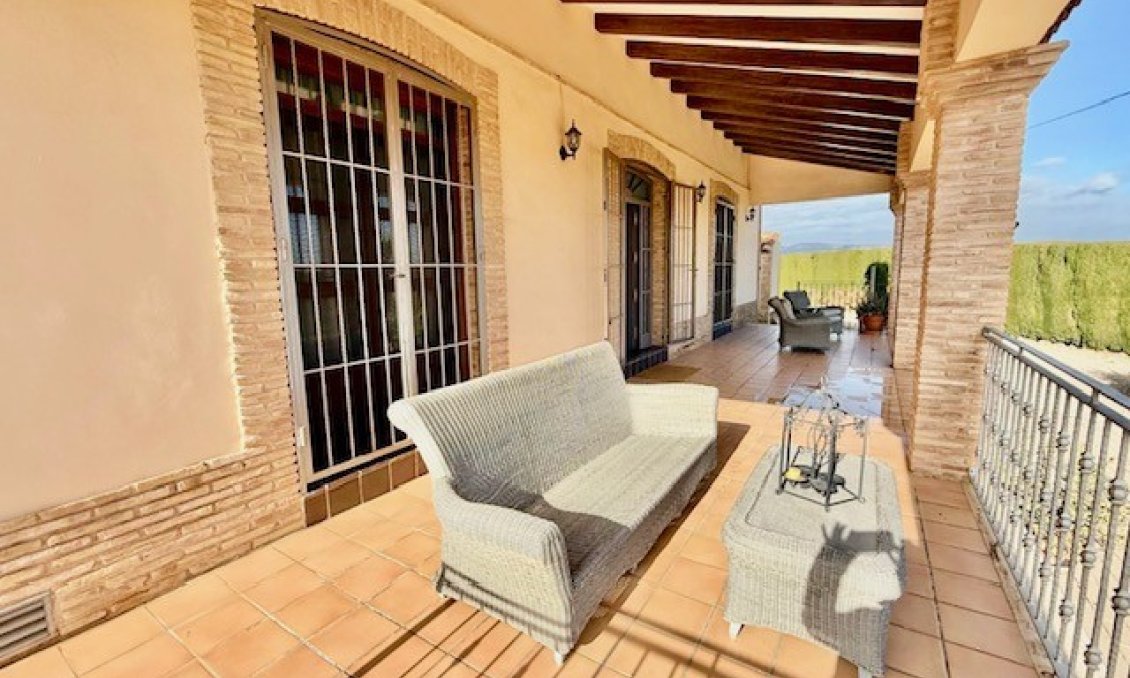 Használt Ingatlanok - Villa -
Avileses - Inland