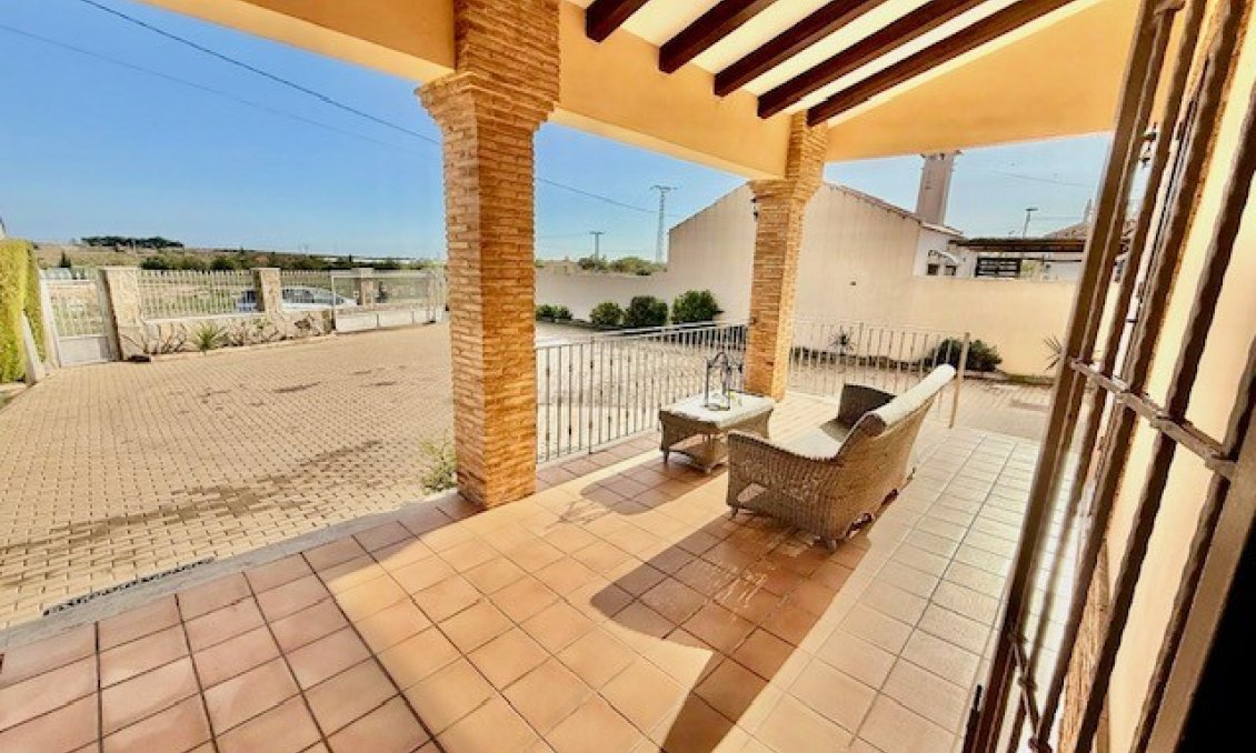 Használt Ingatlanok - Villa -
Avileses - Inland