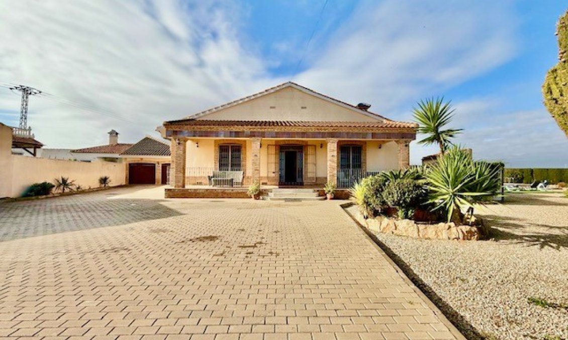 Használt Ingatlanok - Villa -
Avileses - Inland