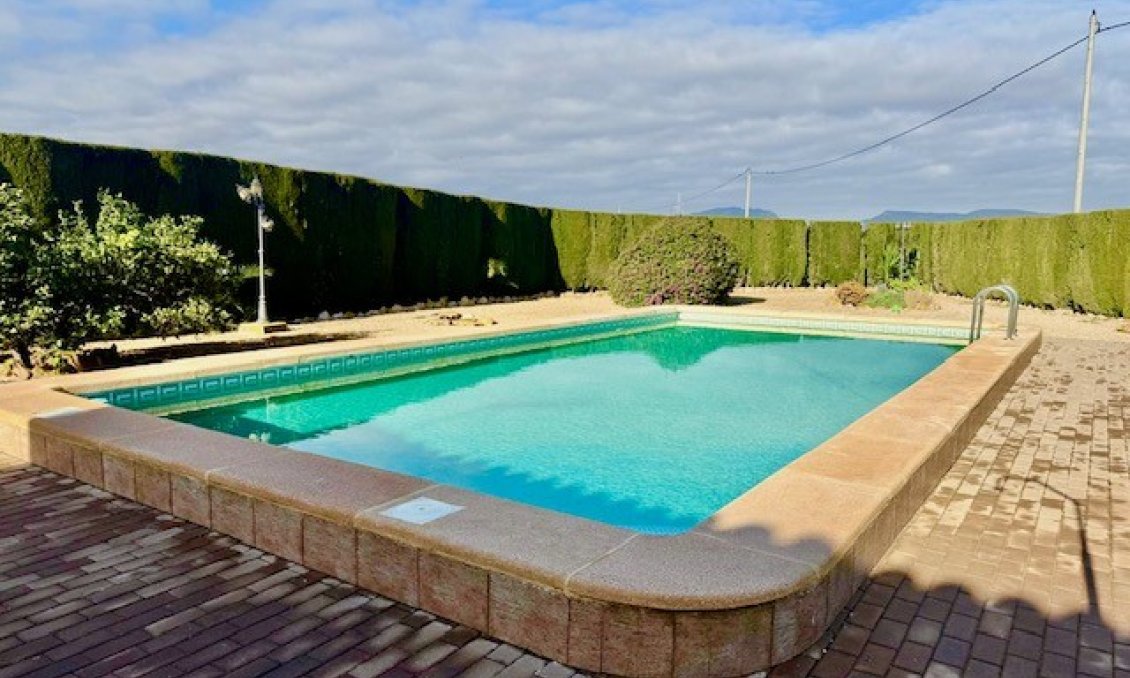 Használt Ingatlanok - Villa -
Avileses - Inland