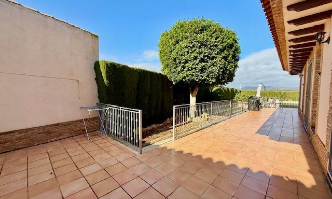 Használt Ingatlanok - Villa -
Avileses - Inland