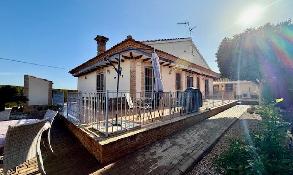 Használt Ingatlanok - Villa -
Avileses - Inland