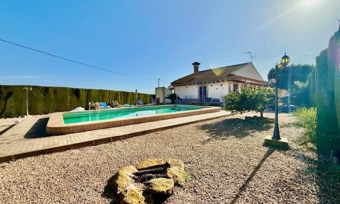 Használt Ingatlanok - Villa -
Avileses - Inland