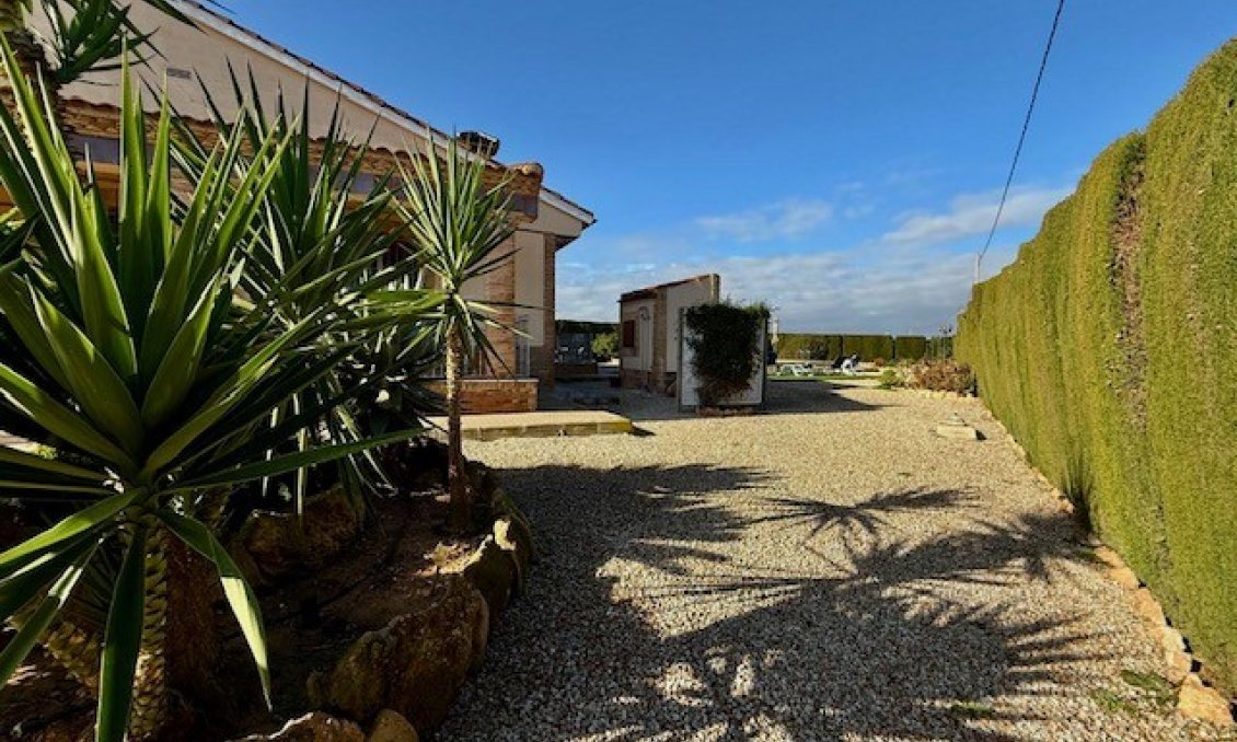 Használt Ingatlanok - Villa -
Avileses - Inland