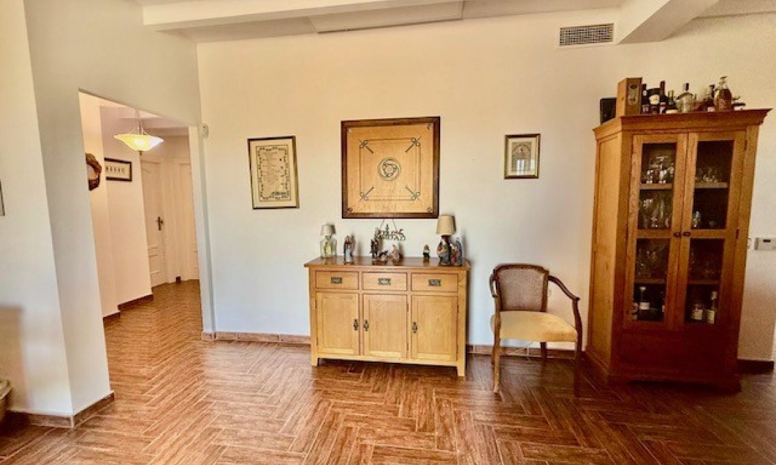 Használt Ingatlanok - Villa -
Avileses - Inland