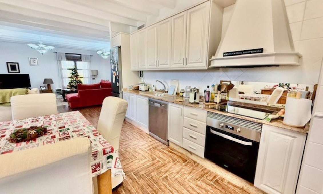 Használt Ingatlanok - Villa -
Avileses - Inland