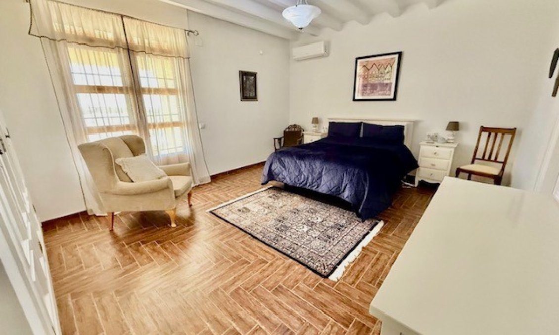 Használt Ingatlanok - Villa -
Avileses - Inland