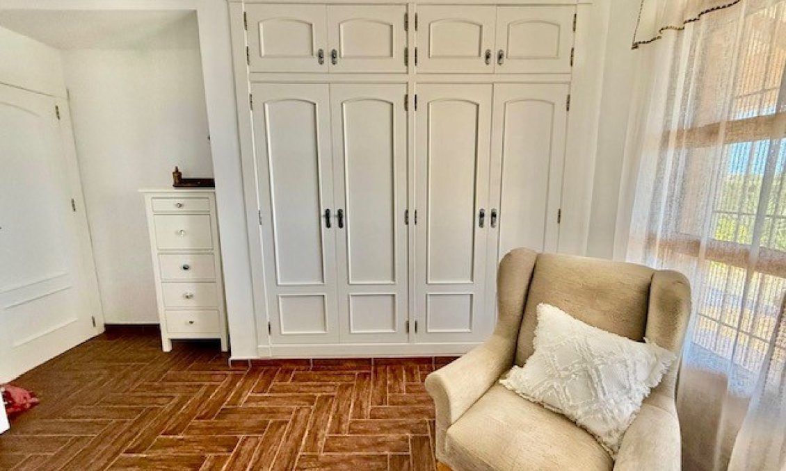 Használt Ingatlanok - Villa -
Avileses - Inland