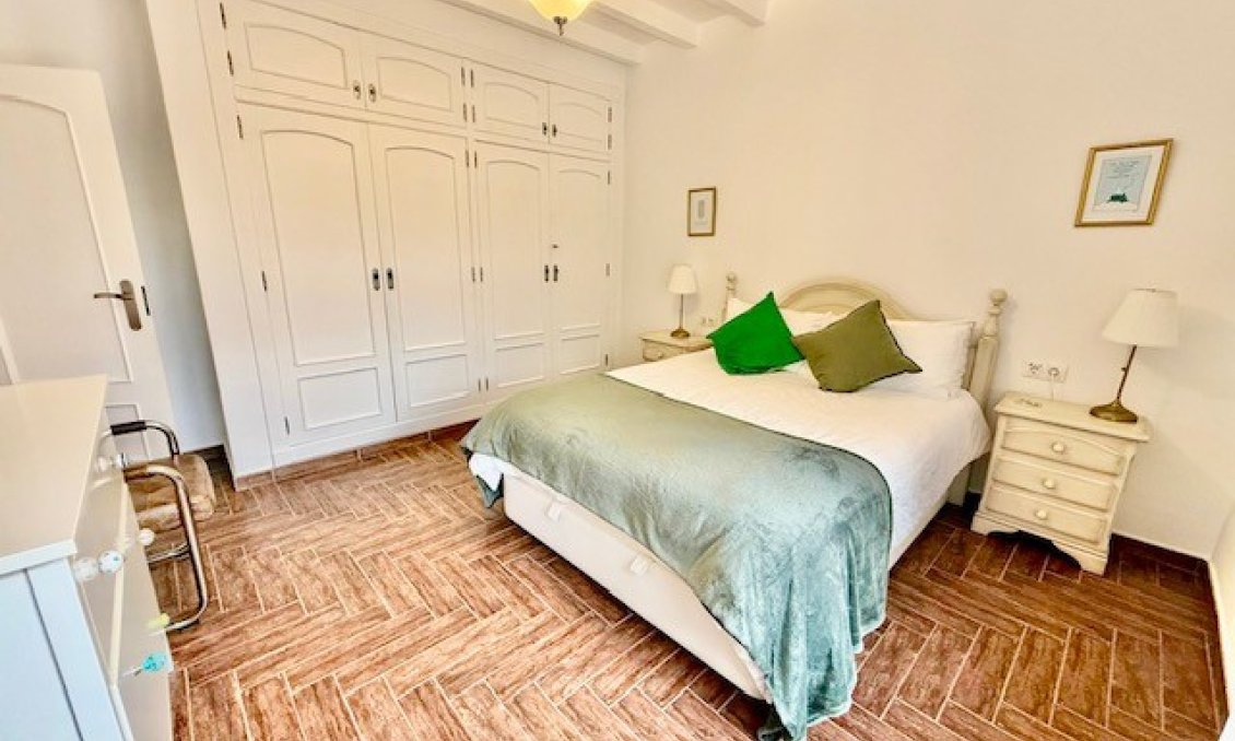 Használt Ingatlanok - Villa -
Avileses - Inland