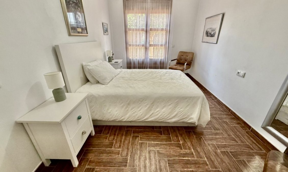 Használt Ingatlanok - Villa -
Avileses - Inland