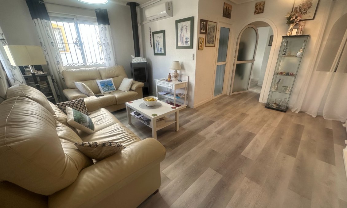 Használt Ingatlanok - Sorház -
Orihuela - Inland