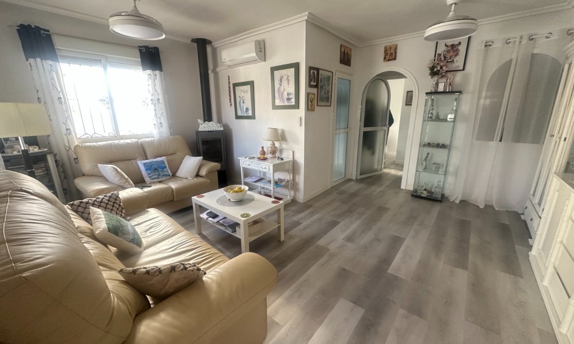 Használt Ingatlanok - Sorház -
Orihuela - Inland