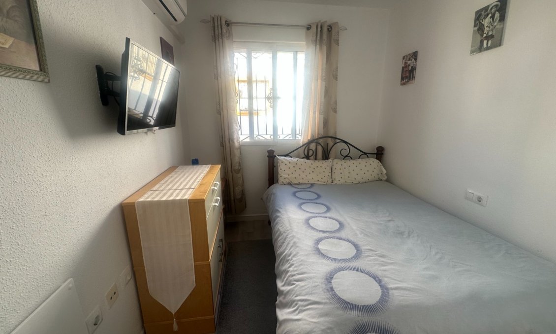 Használt Ingatlanok - Sorház -
Orihuela - Inland