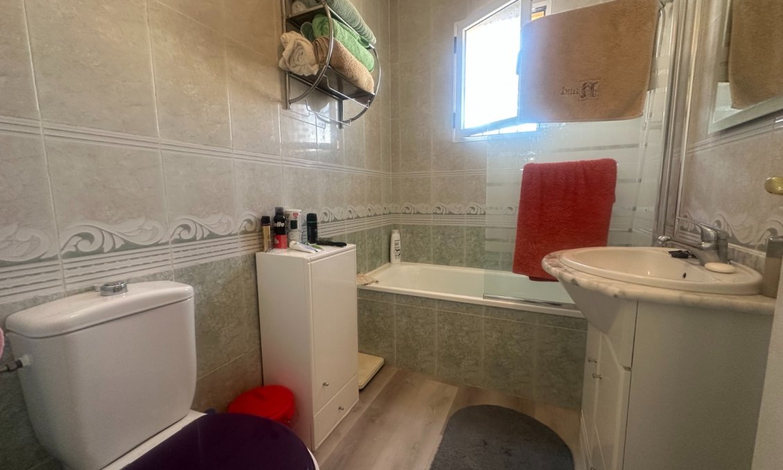 Használt Ingatlanok - Sorház -
Orihuela - Inland