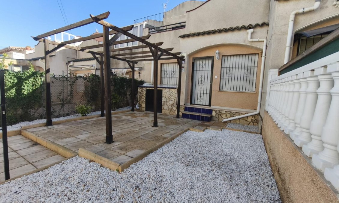 Használt Ingatlanok - Sorház -
Torrevieja - Los Balcones