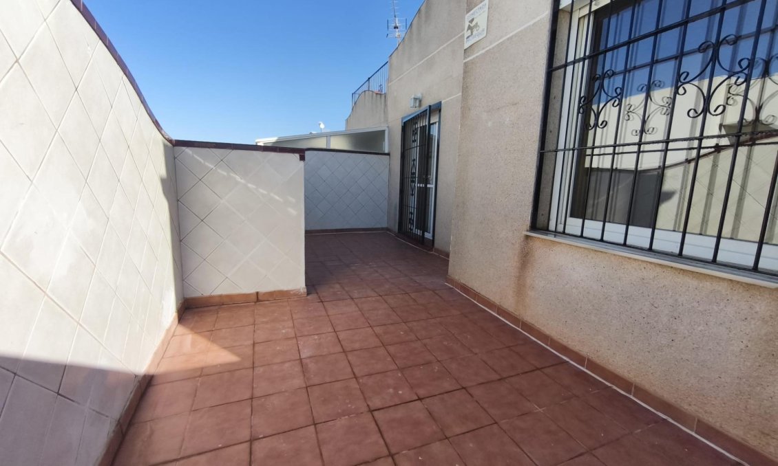 Használt Ingatlanok - Sorház -
Torrevieja - Los Balcones