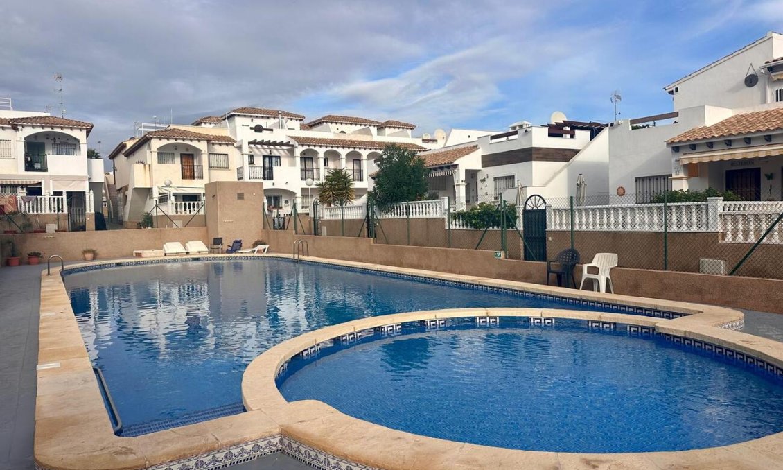 Használt Ingatlanok - Ikerház -
Orihuela Costa - Ciñuelica