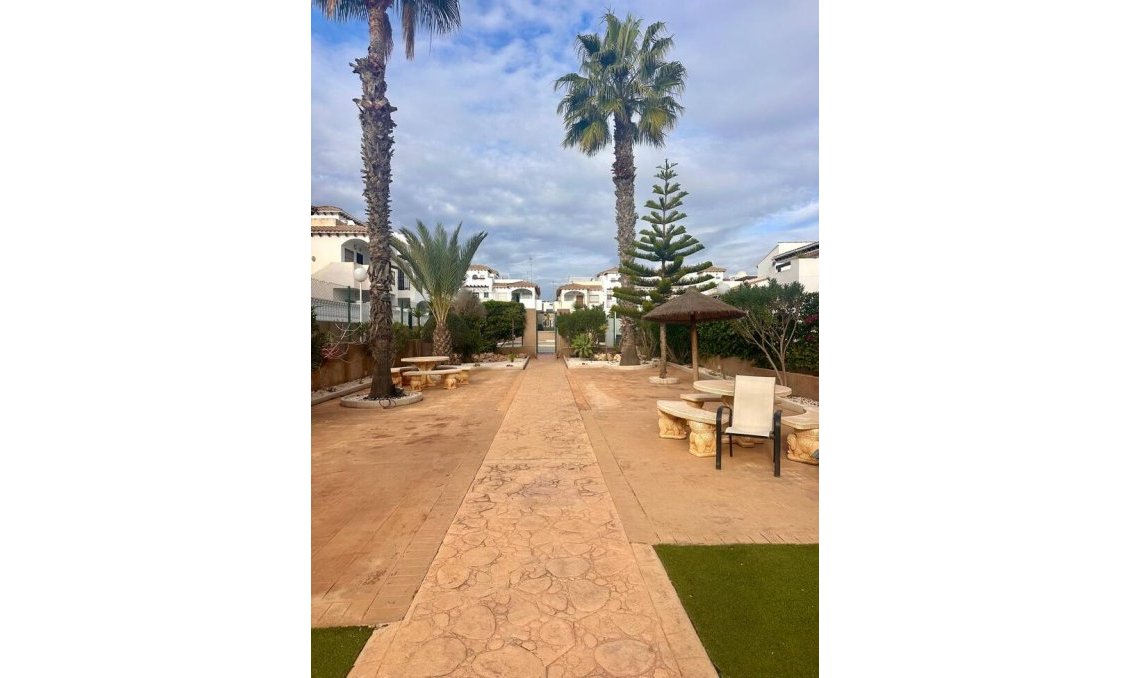 Használt Ingatlanok - Ikerház -
Orihuela Costa - Ciñuelica