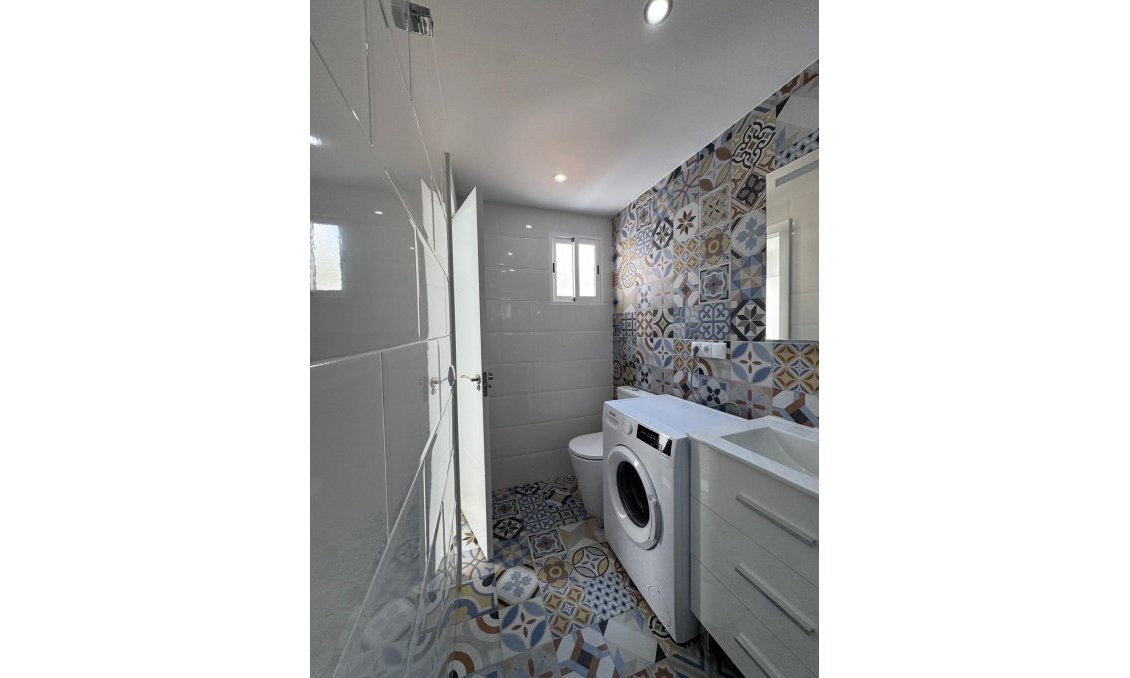 Használt Ingatlanok - Apartman -
Torrevieja - Costa Blanca