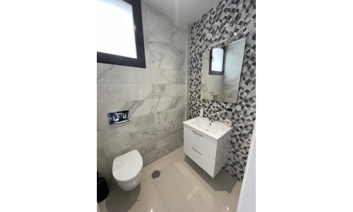 Resale - Semi Detached -
Villamartin