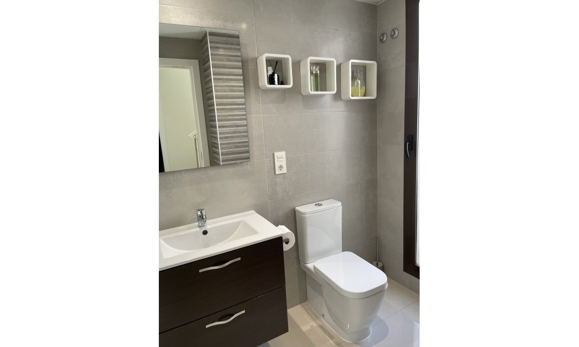 Resale - Semi Detached -
Villamartin