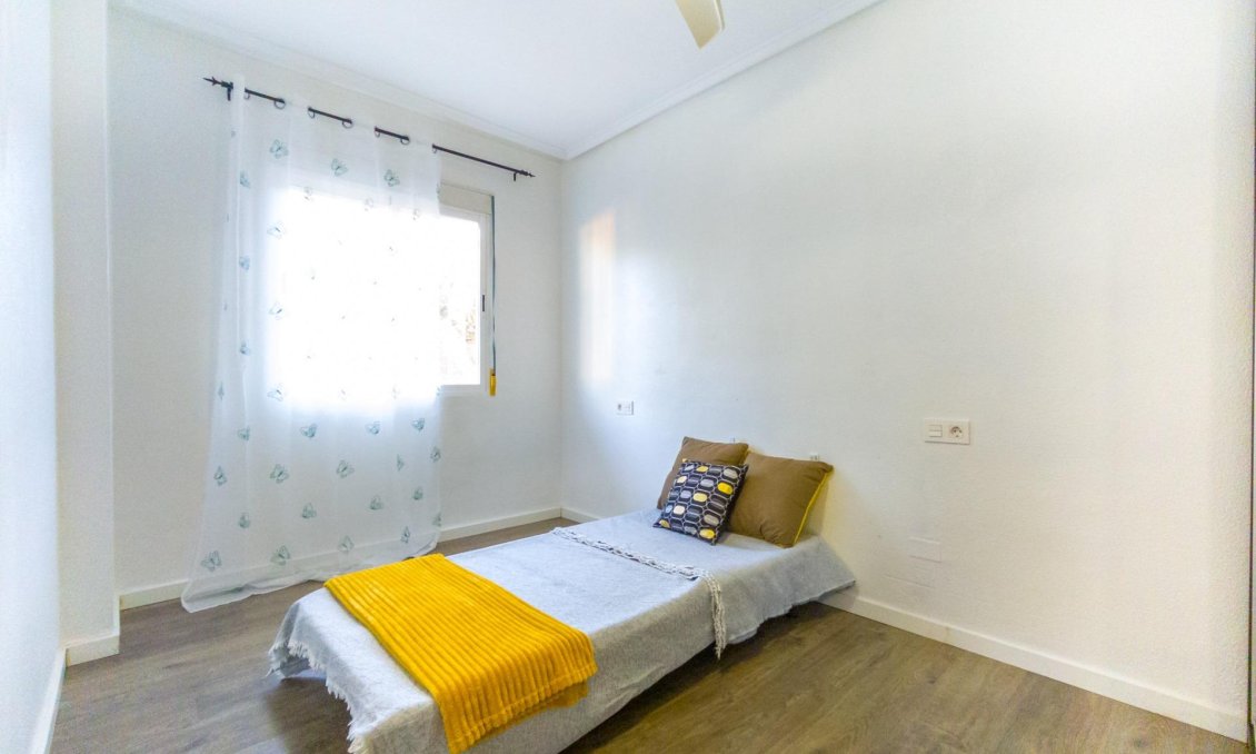 Wiederverkauf - Wohnung -
Torrevieja