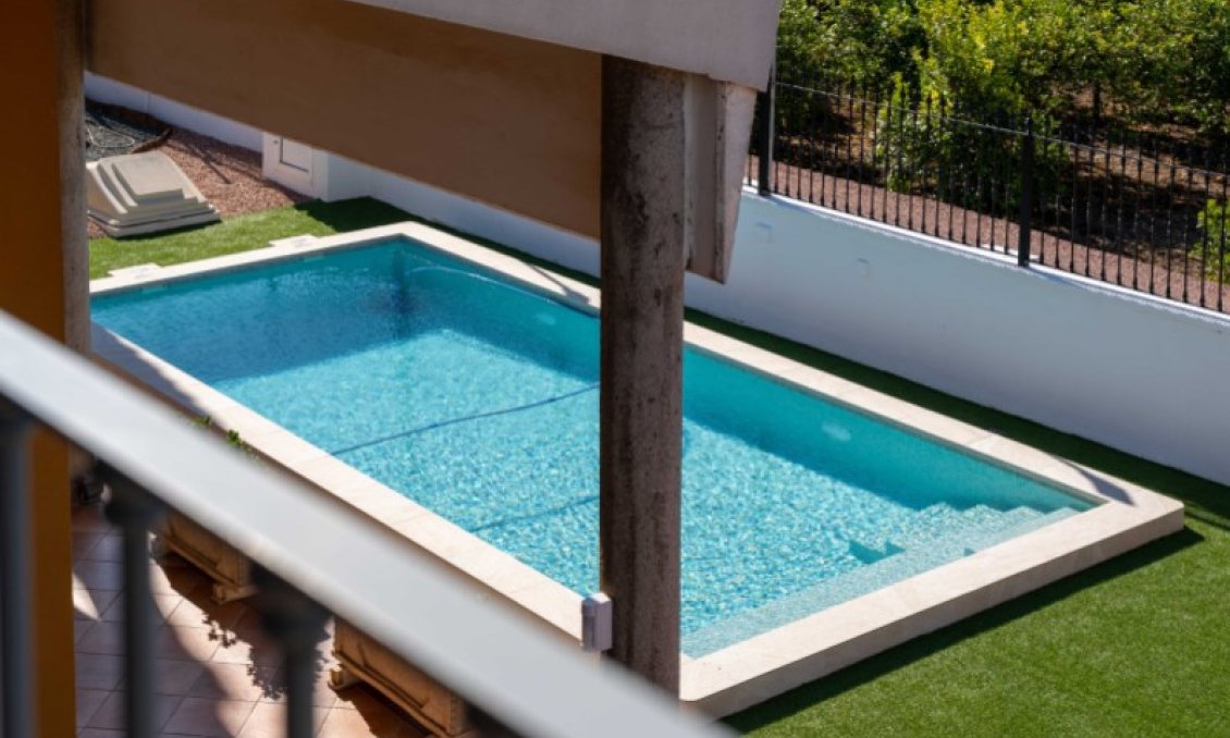 Használt Ingatlanok - Villa -
Orihuela - Inland