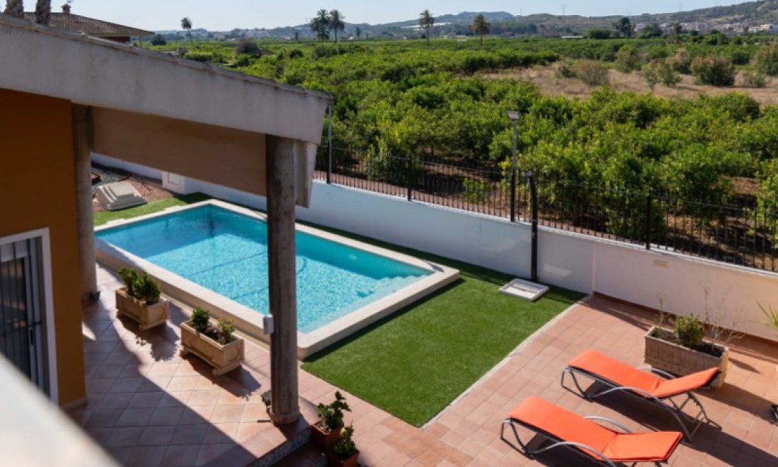 Használt Ingatlanok - Villa -
Orihuela - Inland