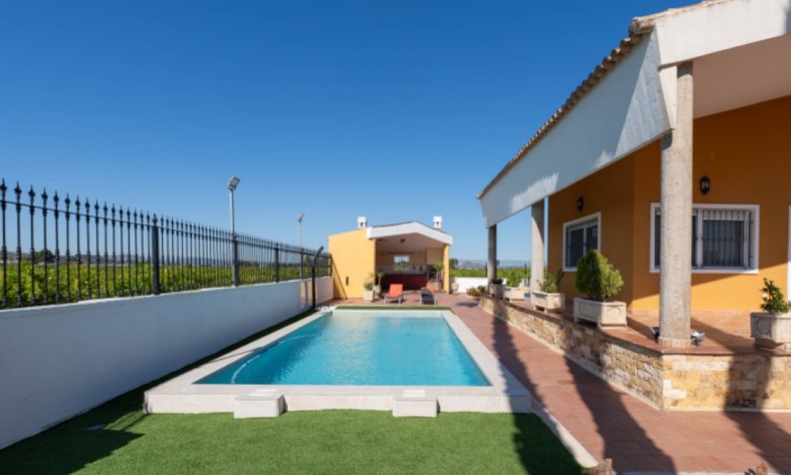 Használt Ingatlanok - Villa -
Orihuela - Inland