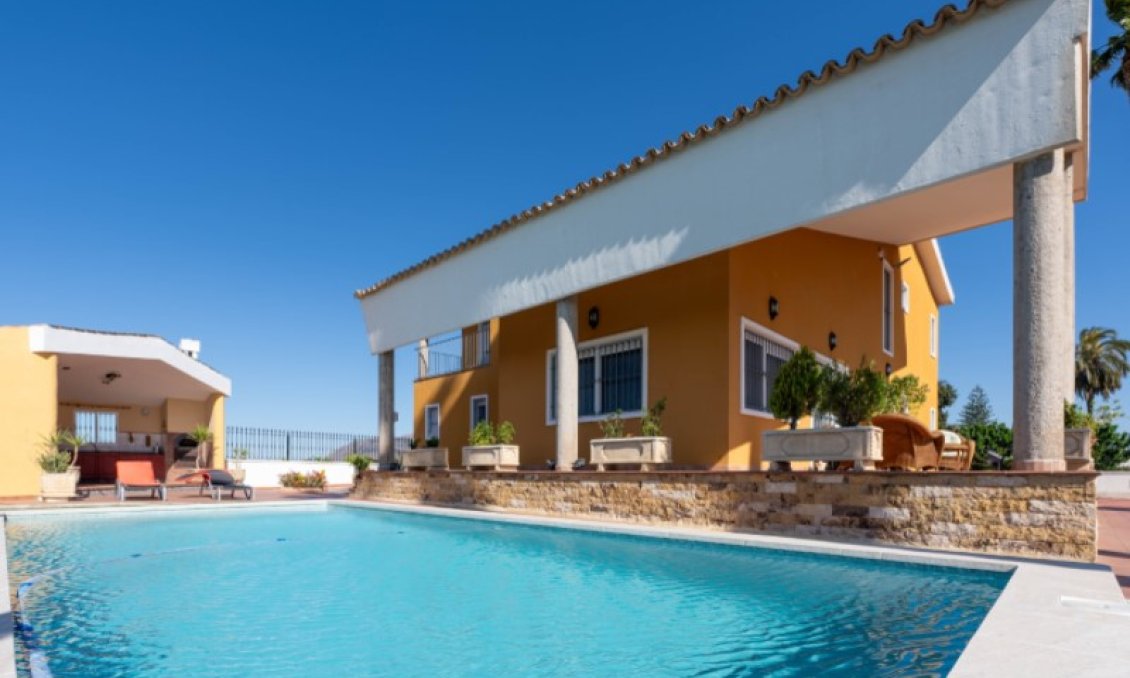 Használt Ingatlanok - Villa -
Orihuela - Inland