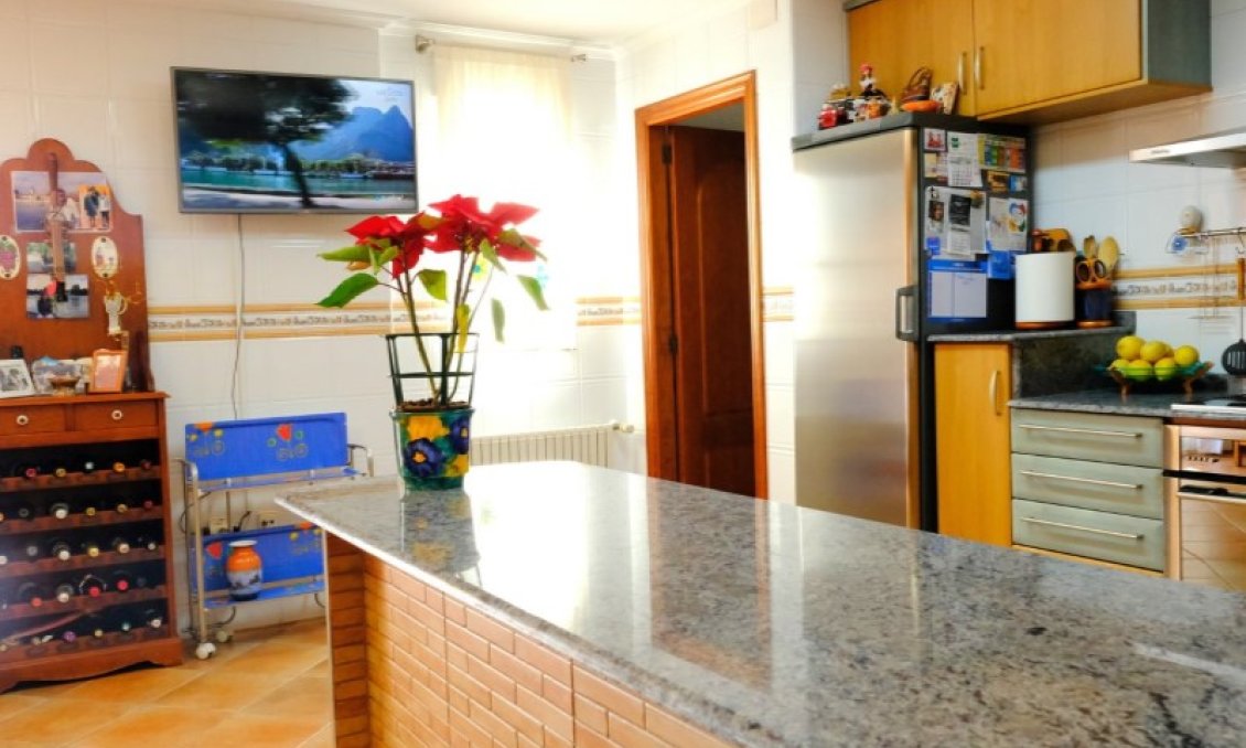 Használt Ingatlanok - Villa -
Orihuela - Inland