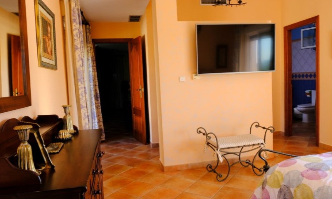 Használt Ingatlanok - Villa -
Orihuela - Inland