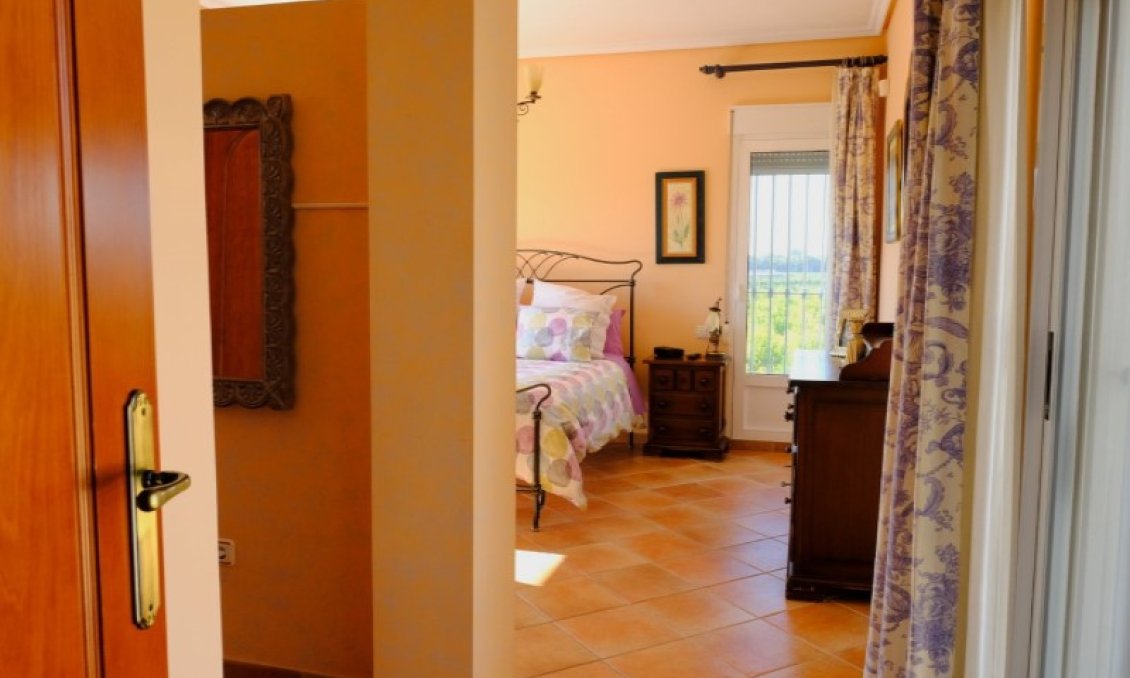 Használt Ingatlanok - Villa -
Orihuela - Inland