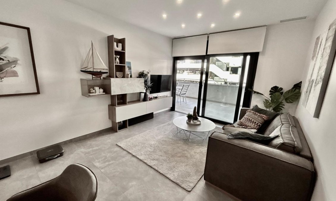 Használt Ingatlanok - Apartman -
Playa Flamenca - Costa Blanca