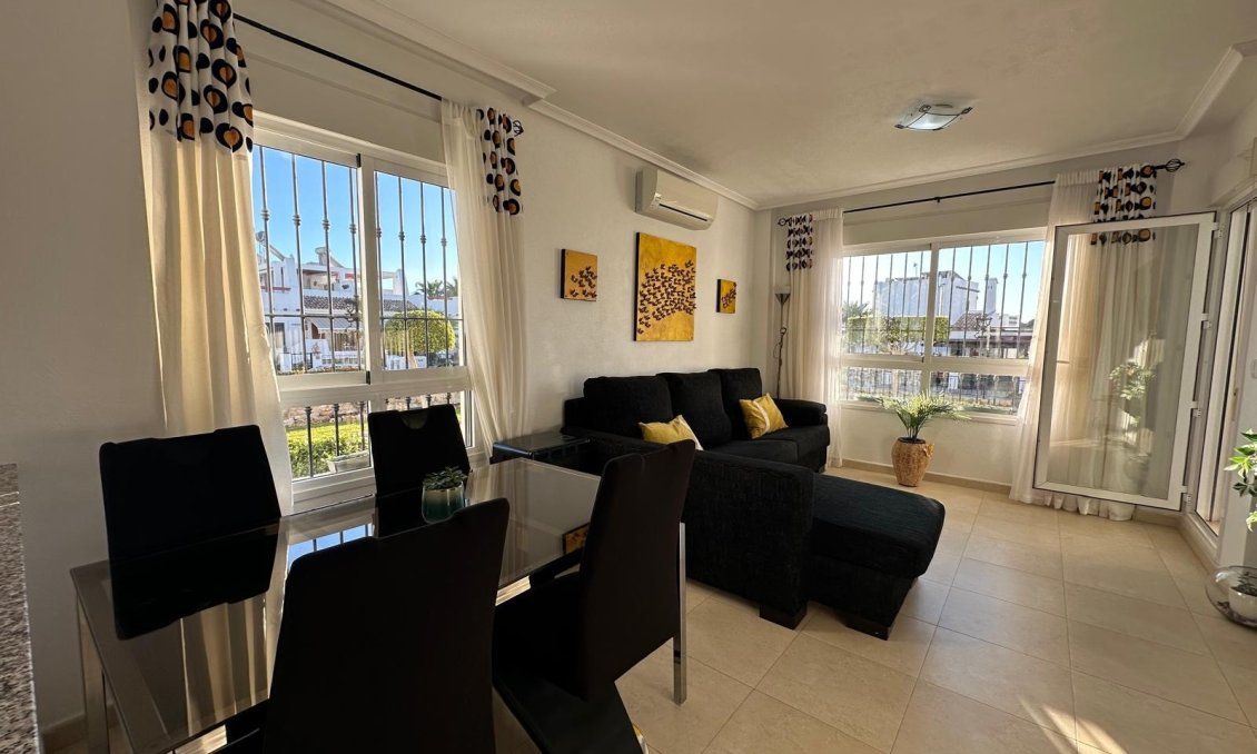 Használt Ingatlanok - Apartman -
Campoamor - Costa Blanca