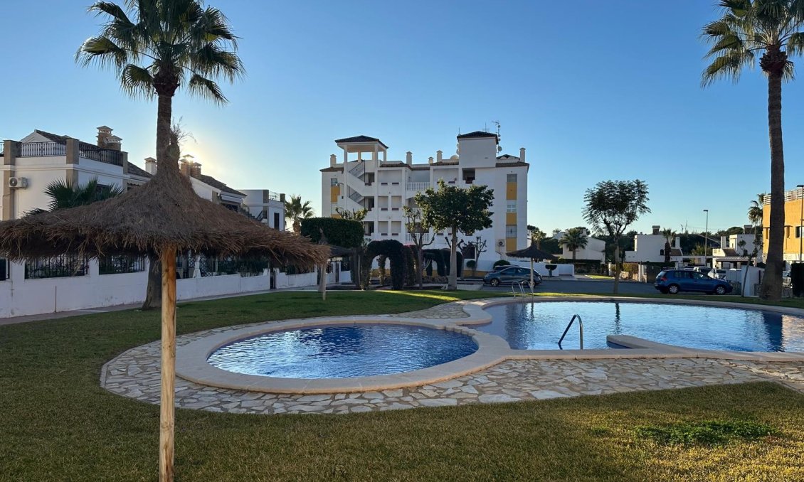 Használt Ingatlanok - Apartman -
Campoamor - Costa Blanca