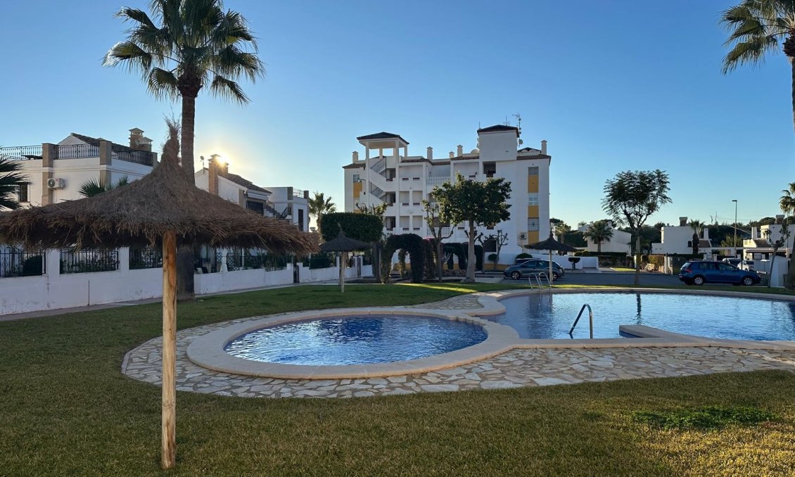 Használt Ingatlanok - Apartman -
Campoamor - Costa Blanca