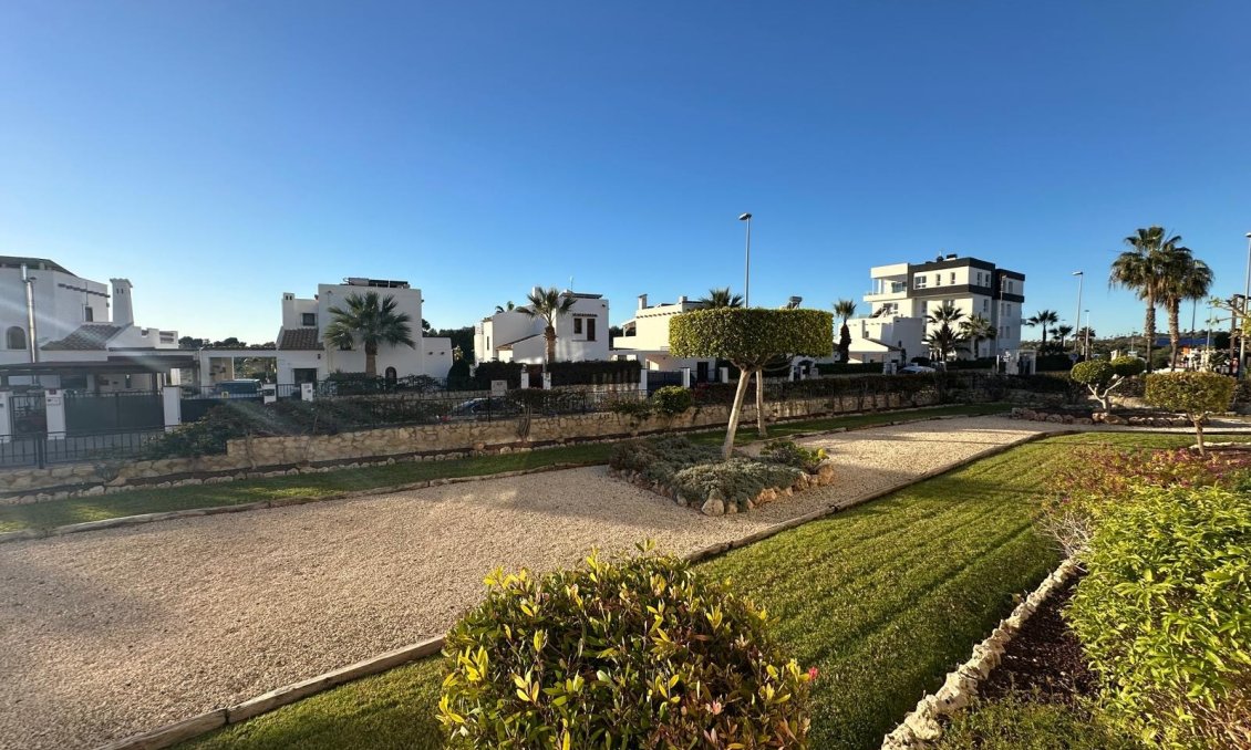 Használt Ingatlanok - Apartman -
Campoamor - Costa Blanca
