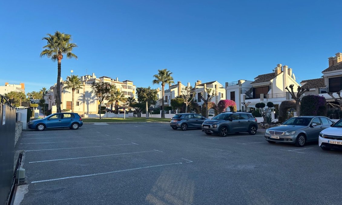 Használt Ingatlanok - Apartman -
Campoamor - Costa Blanca