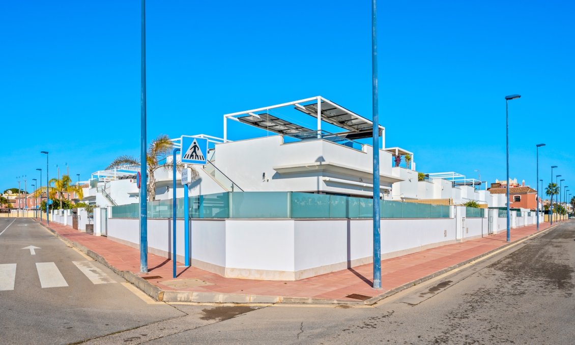 Használt Ingatlanok - Villa -
Los Alcazares - Costa Calida