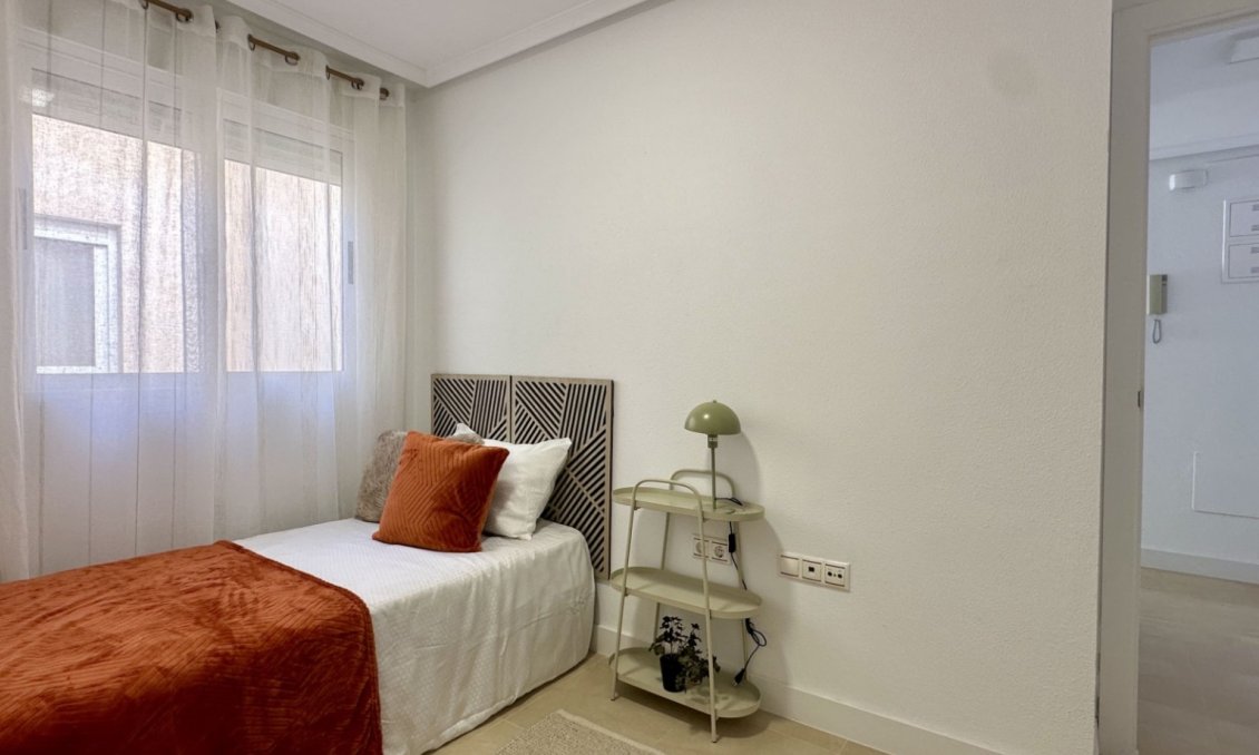Használt Ingatlanok - Apartman -
Torrevieja - Costa Blanca