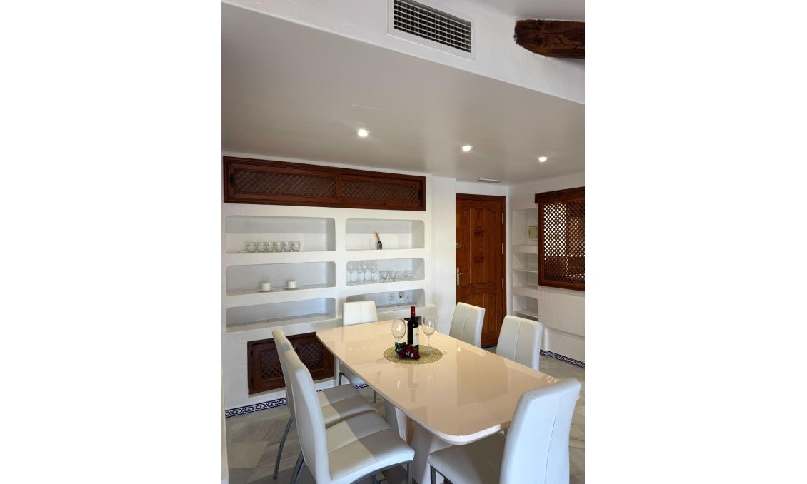 Használt Ingatlanok - Tetőtéri lakás -
Torrevieja - Los Frutales