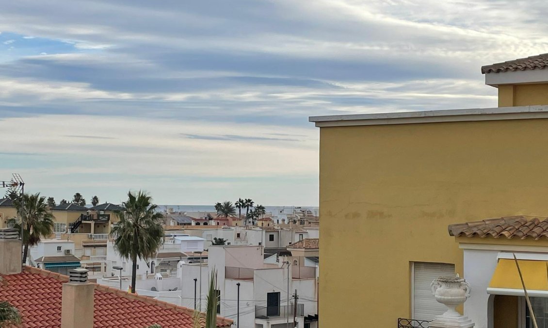 Használt Ingatlanok - Tetőtéri lakás -
Torrevieja - Los Frutales