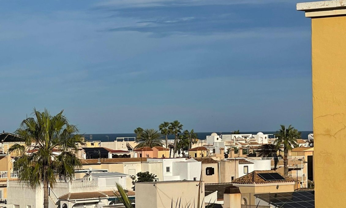 Használt Ingatlanok - Tetőtéri lakás -
Torrevieja - Los Frutales