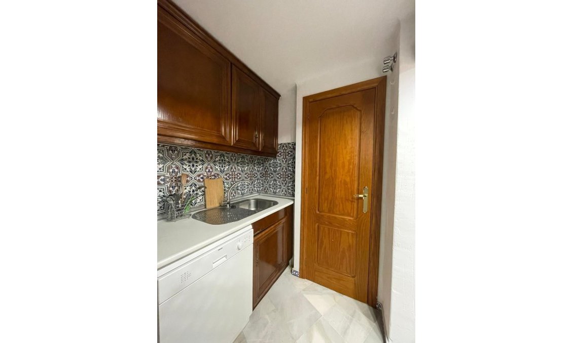 Használt Ingatlanok - Tetőtéri lakás -
Torrevieja - Los Frutales