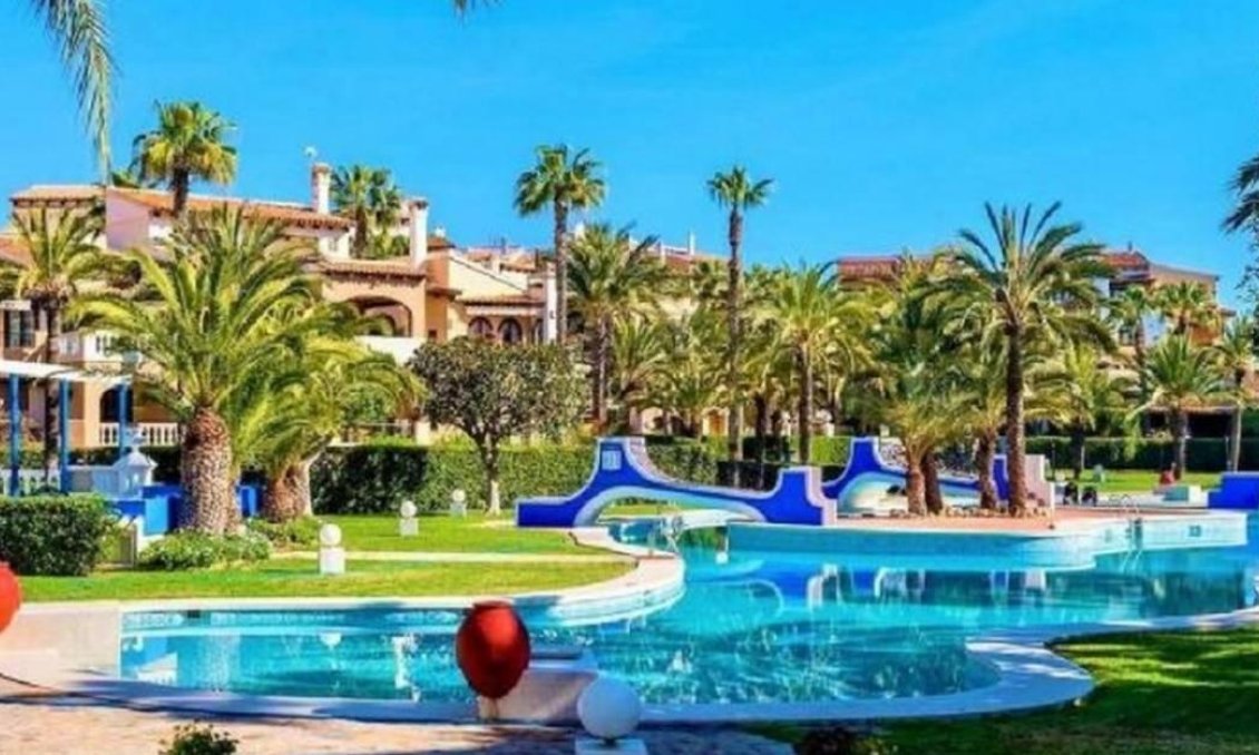 Használt Ingatlanok - Tetőtéri lakás -
Torrevieja - Los Frutales