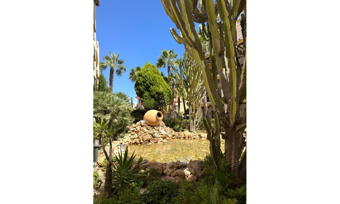 Használt Ingatlanok - Tetőtéri lakás -
Torrevieja - Los Frutales